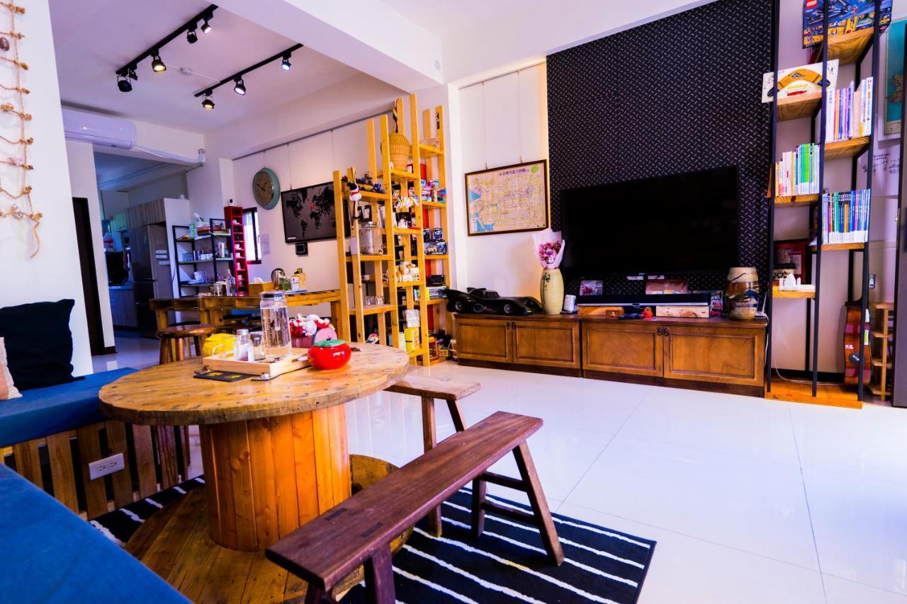黑琵軼棧湖濱旅宿 K&B Happy Hostel ไถหนาน ภายนอก รูปภาพ