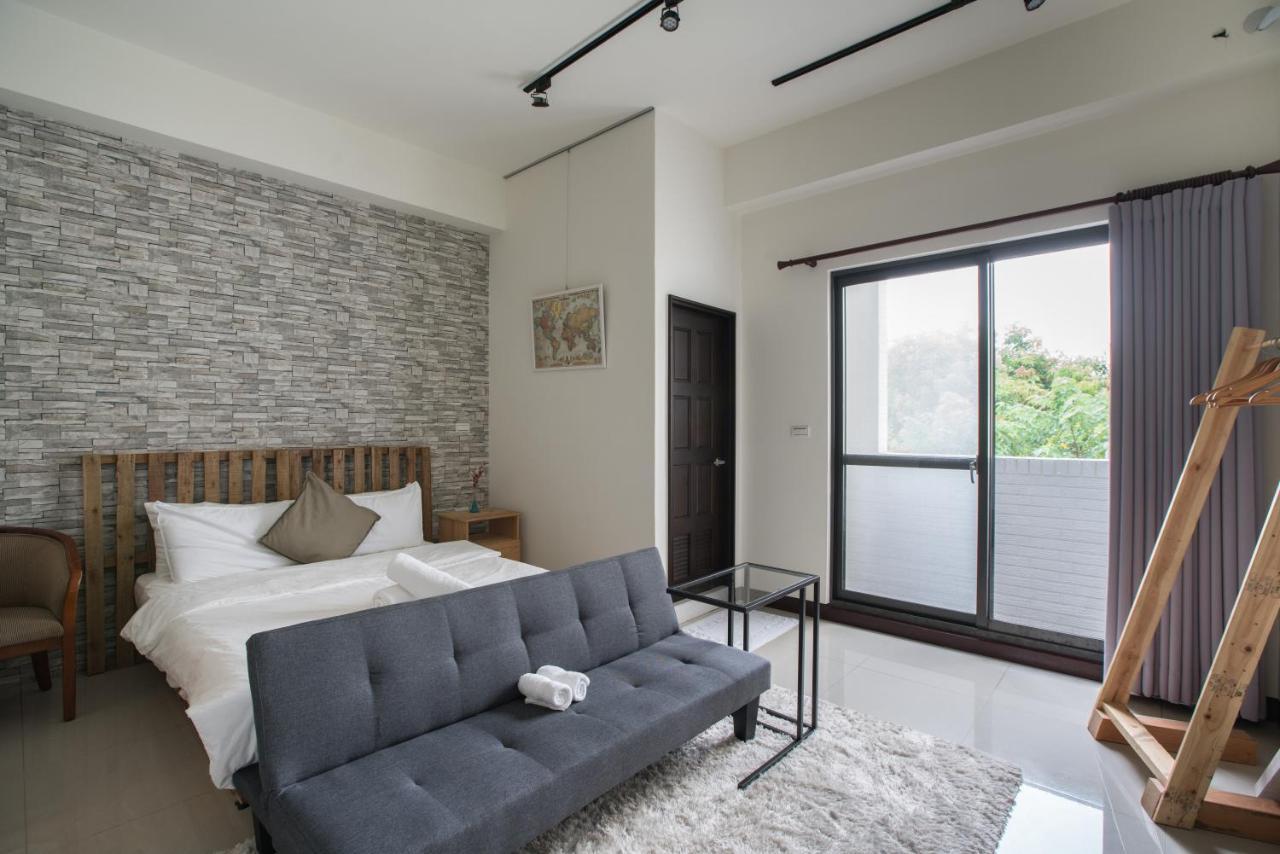 黑琵軼棧湖濱旅宿 K&B Happy Hostel ไถหนาน ภายนอก รูปภาพ