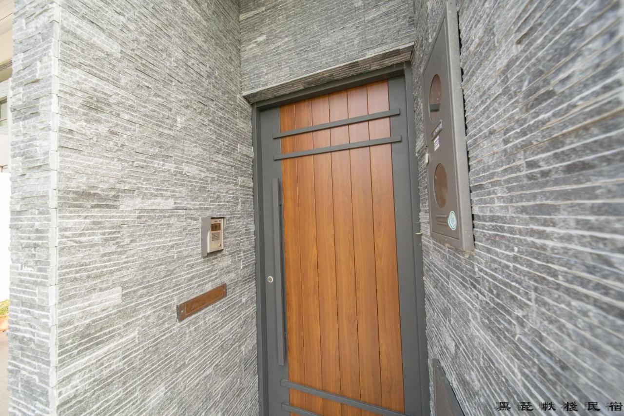 黑琵軼棧湖濱旅宿 K&B Happy Hostel ไถหนาน ภายนอก รูปภาพ