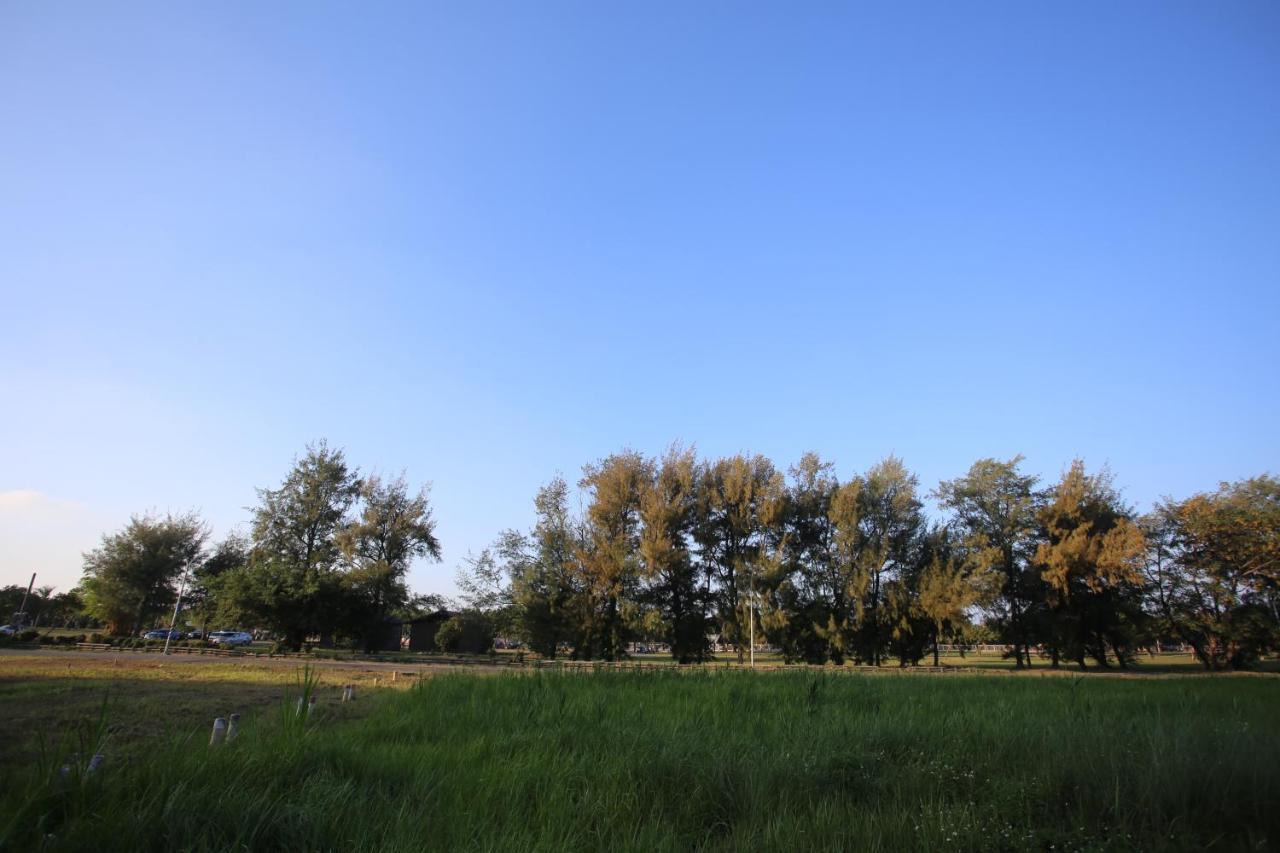 黑琵軼棧湖濱旅宿 K&B Happy Hostel ไถหนาน ภายนอก รูปภาพ