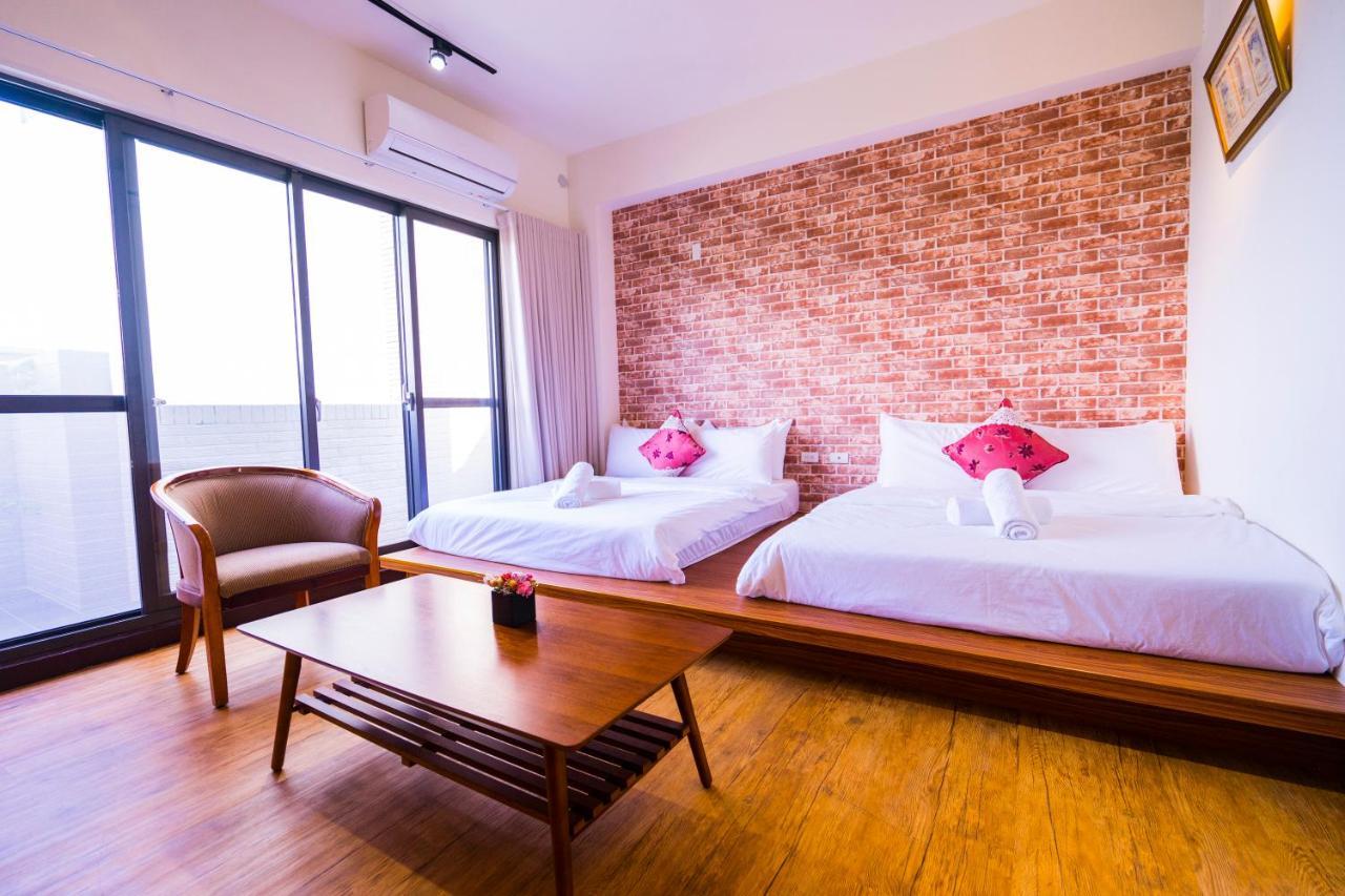 黑琵軼棧湖濱旅宿 K&B Happy Hostel ไถหนาน ภายนอก รูปภาพ
