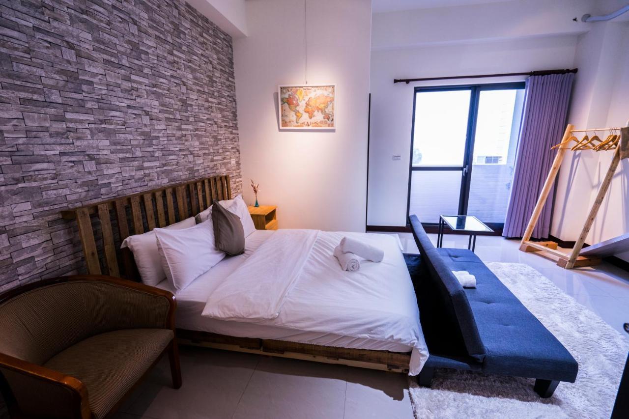 黑琵軼棧湖濱旅宿 K&B Happy Hostel ไถหนาน ภายนอก รูปภาพ