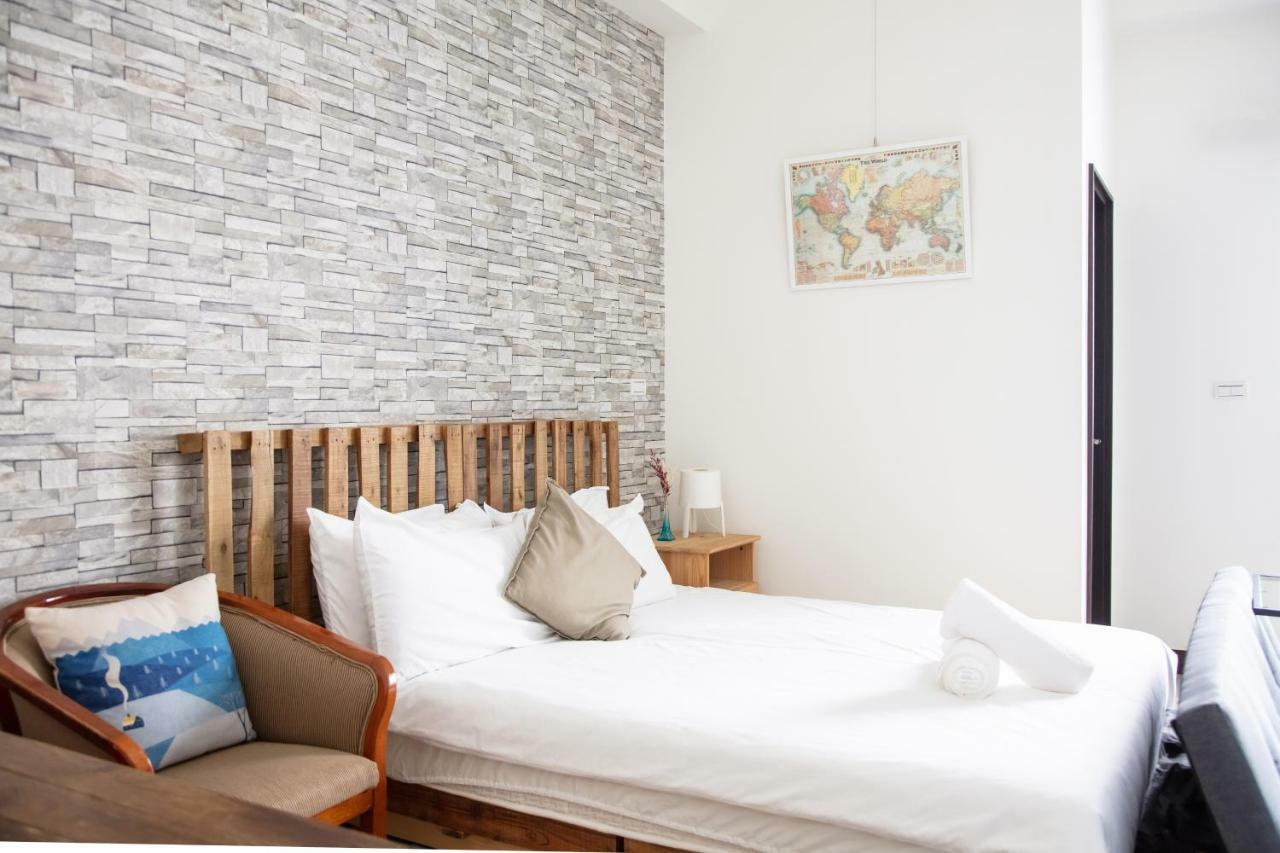 黑琵軼棧湖濱旅宿 K&B Happy Hostel ไถหนาน ภายนอก รูปภาพ
