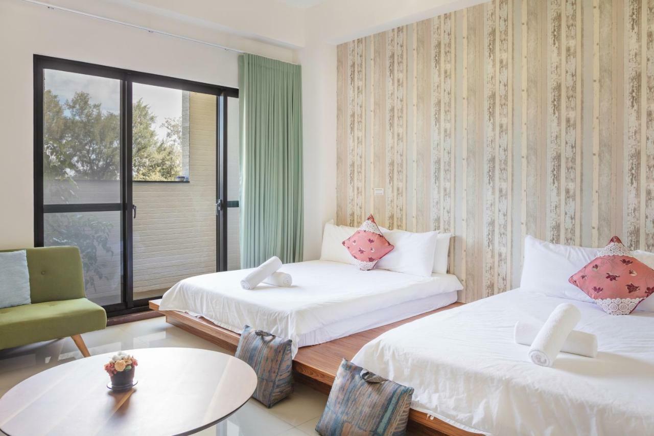 黑琵軼棧湖濱旅宿 K&B Happy Hostel ไถหนาน ภายนอก รูปภาพ