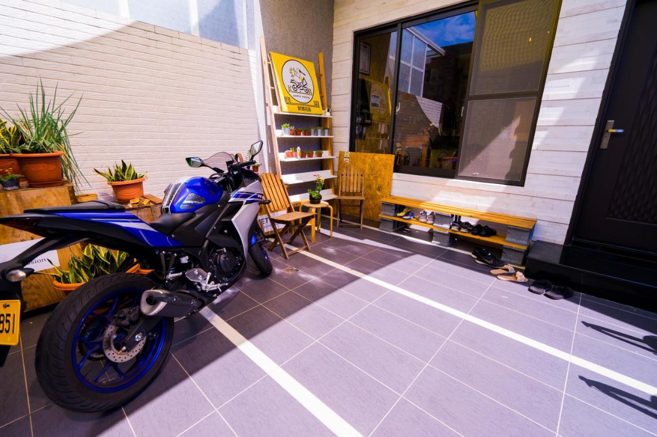 黑琵軼棧湖濱旅宿 K&B Happy Hostel ไถหนาน ภายนอก รูปภาพ